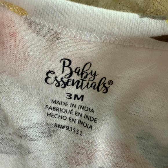 Baby Girl Pink Floral Ruffle Footie Sleeper | Two-Way Zipper | Size 3M - Picture 5 of 5